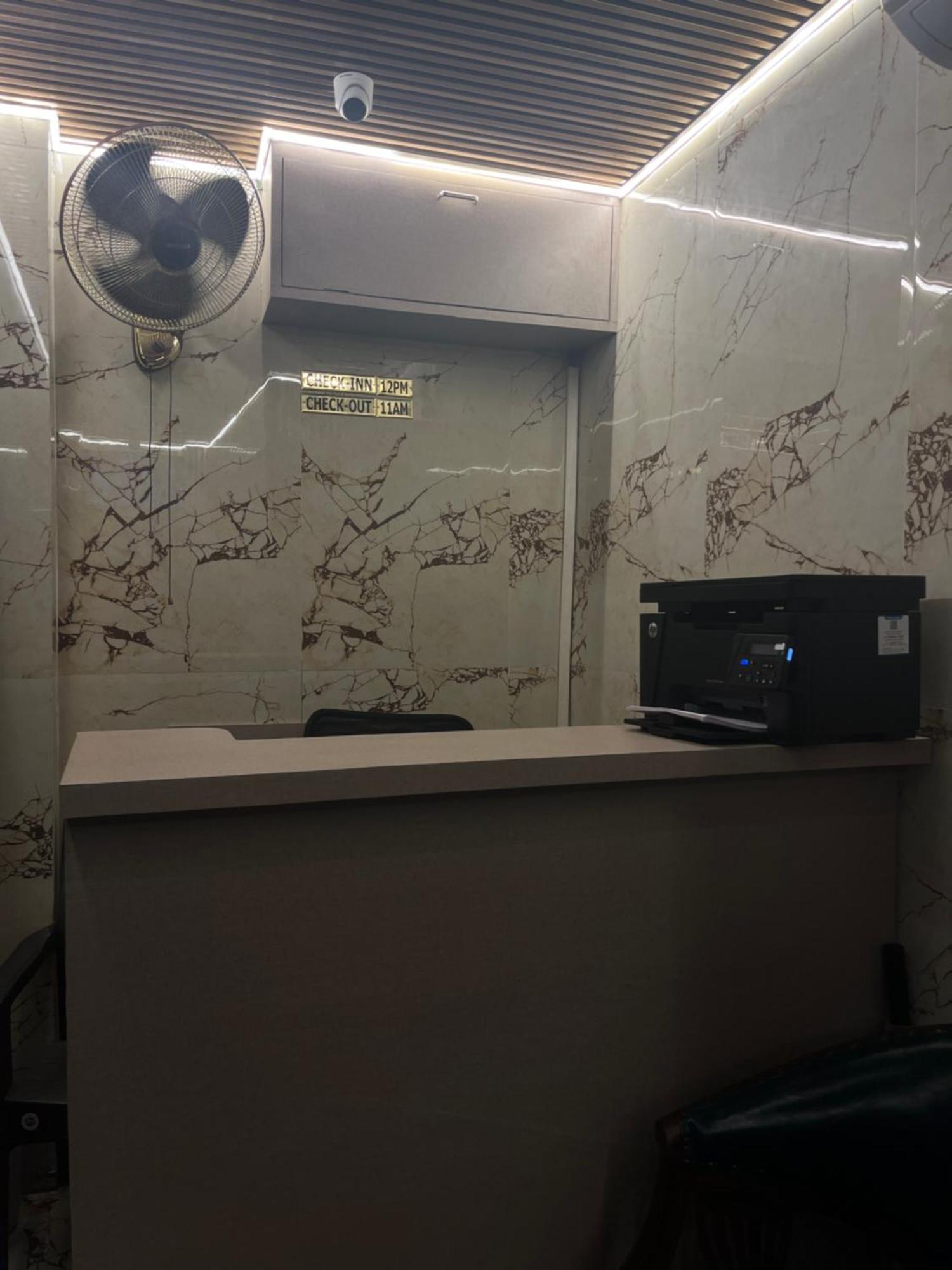 Hotel Newyork By Stayzy Rooms Мумбай Екстериор снимка